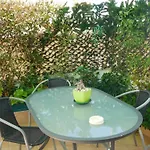Dinas Gasthuis 3*