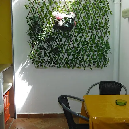 Dinas Guesthouse Lagos