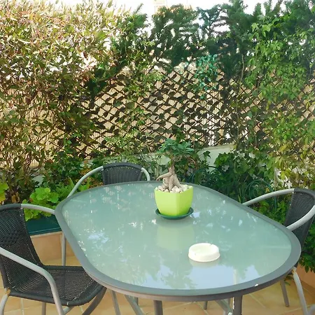 Dinas Guesthouse Gasthof 3*