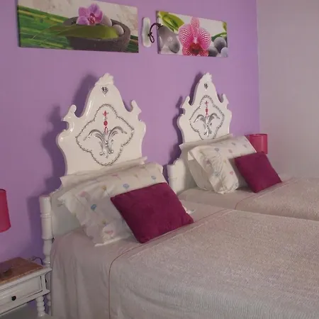 Dinas Guesthouse 3* Lagos