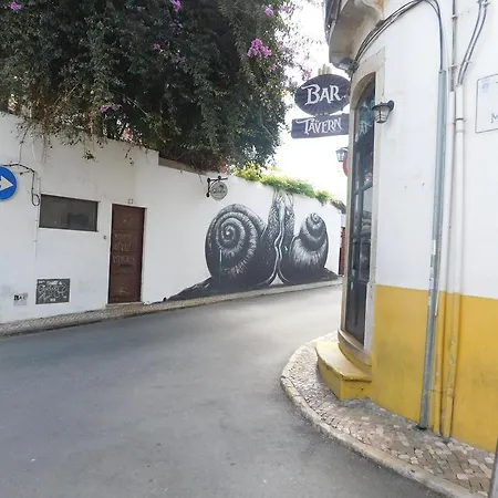 Dinas Guesthouse Lagos