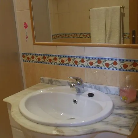 Guest house Dinas Guesthouse 3*